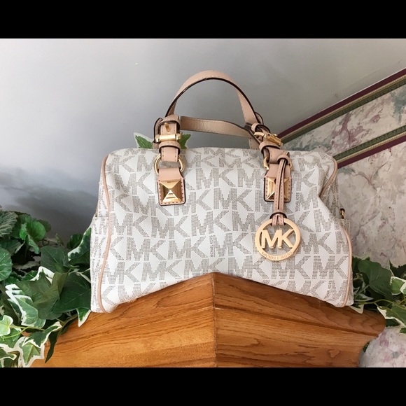 Michael Kors Handbags - Michael Kors Grayson monogram signature satchel